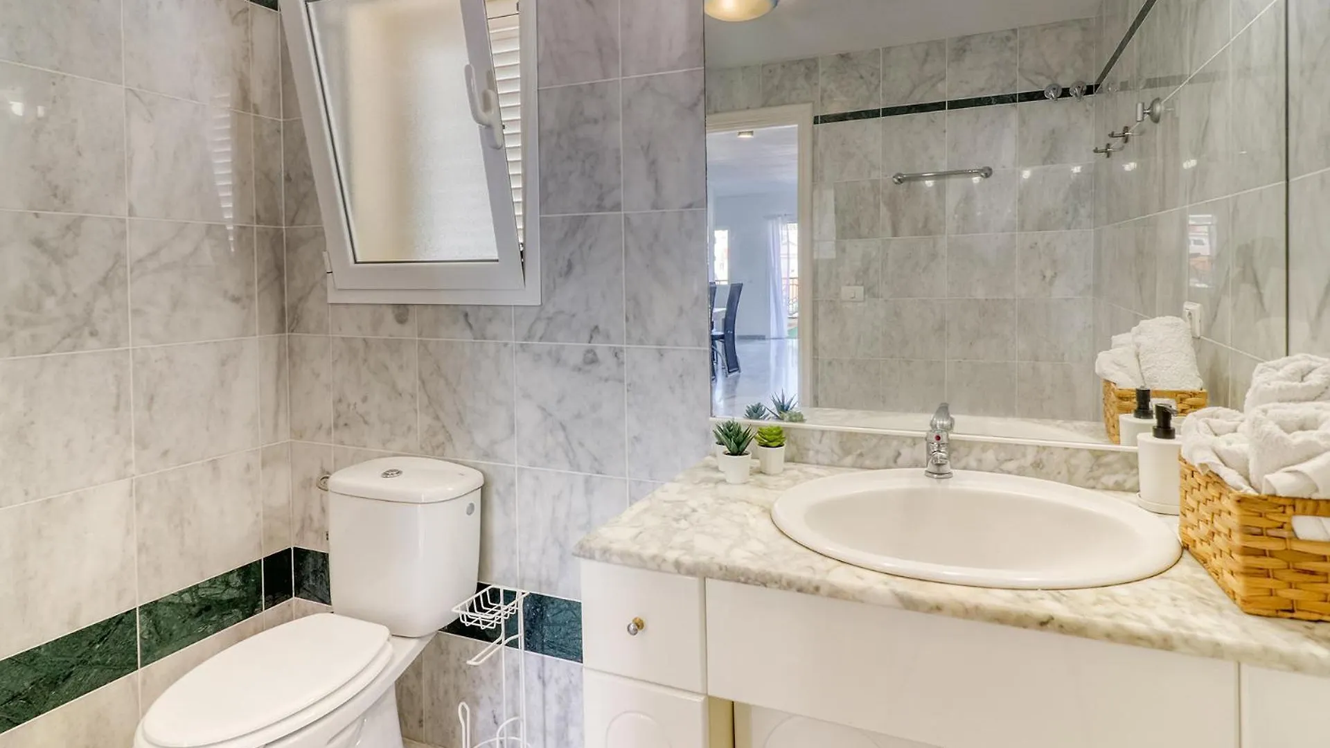 Two-Floor Penthouse W/ Spa Tub & Outdoor Terrace Arona  0*, Arona (Tenerife) Spagna