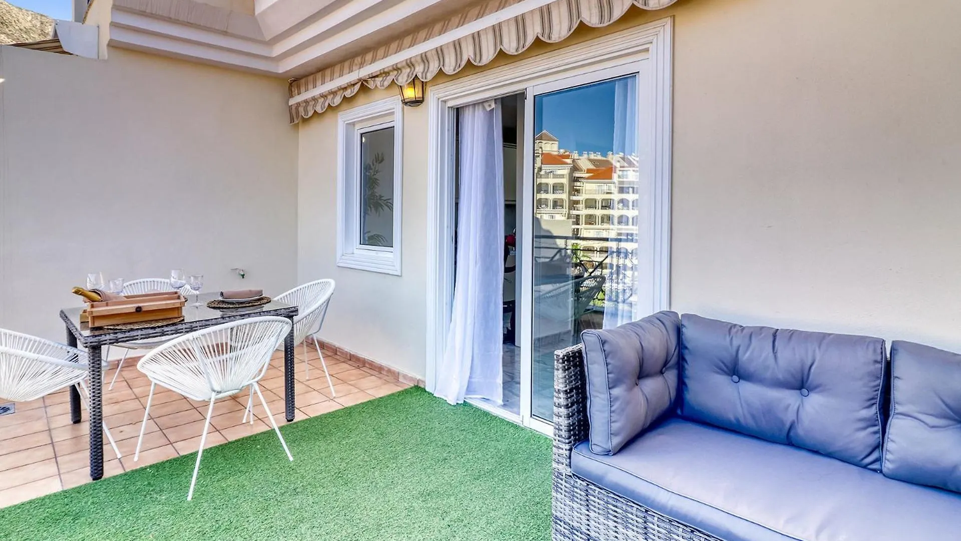 Two-Floor Penthouse W/ Spa Tub & Outdoor Terrace Arona  0*, Arona (Tenerife) Spain