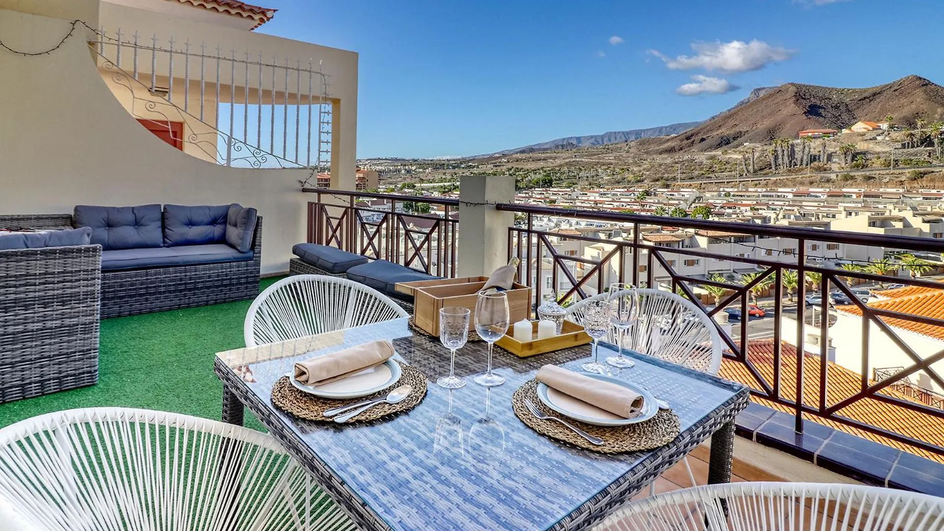 Apartment Two-Floor Penthouse W/ Spa Tub & Outdoor Terrace Arona
