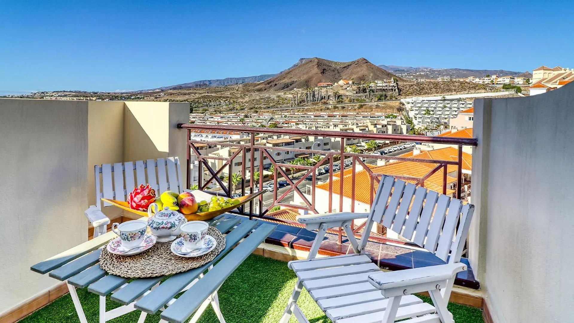 Two-Floor Penthouse W/ Spa Tub & Outdoor Terrace contacts