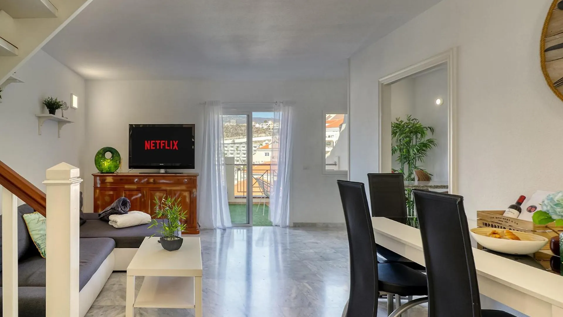 Two-Floor Penthouse W/ Spa Tub & Outdoor Terrace Arona